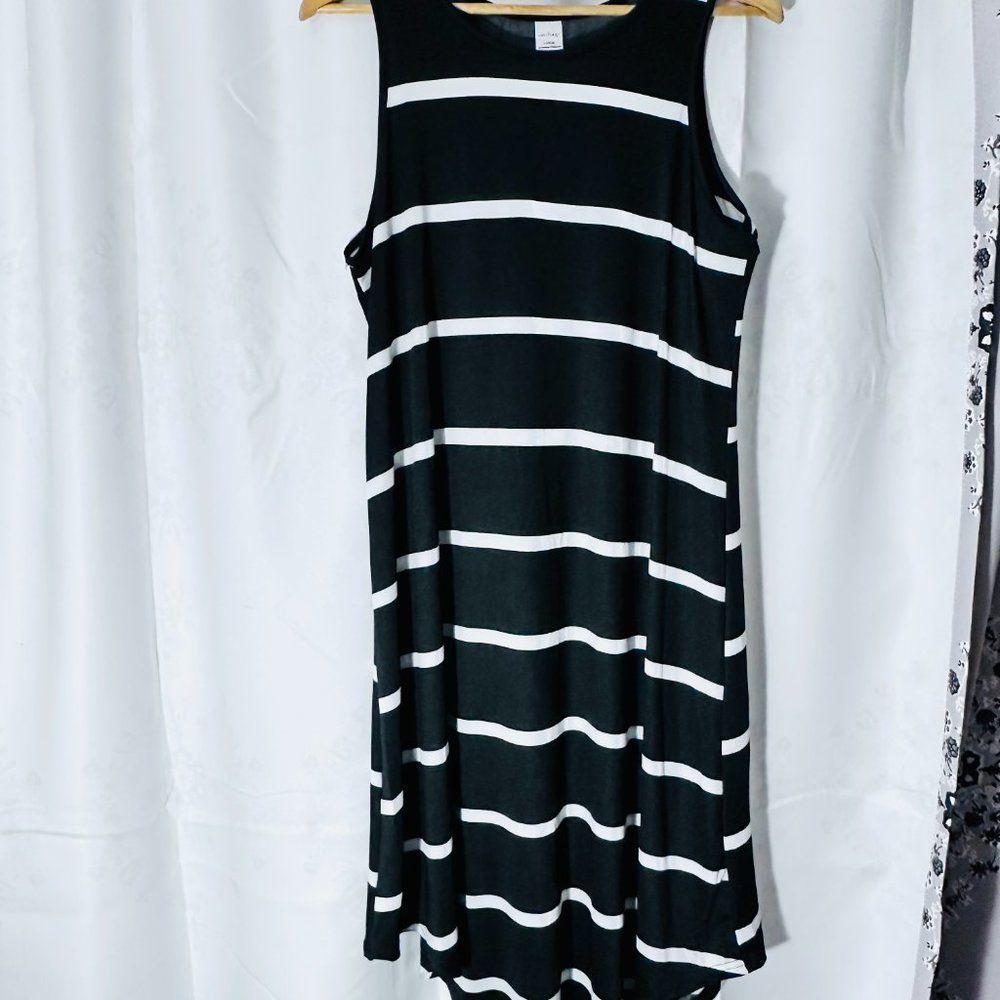 Black & White West Loop Handkerchief Women's Size Large Dress
